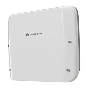 Routerboard RB5009UPr+S+OUT para exterior de MikroTik, cuenta con 8 puertos ethernet gigabit y una ranura SFP+